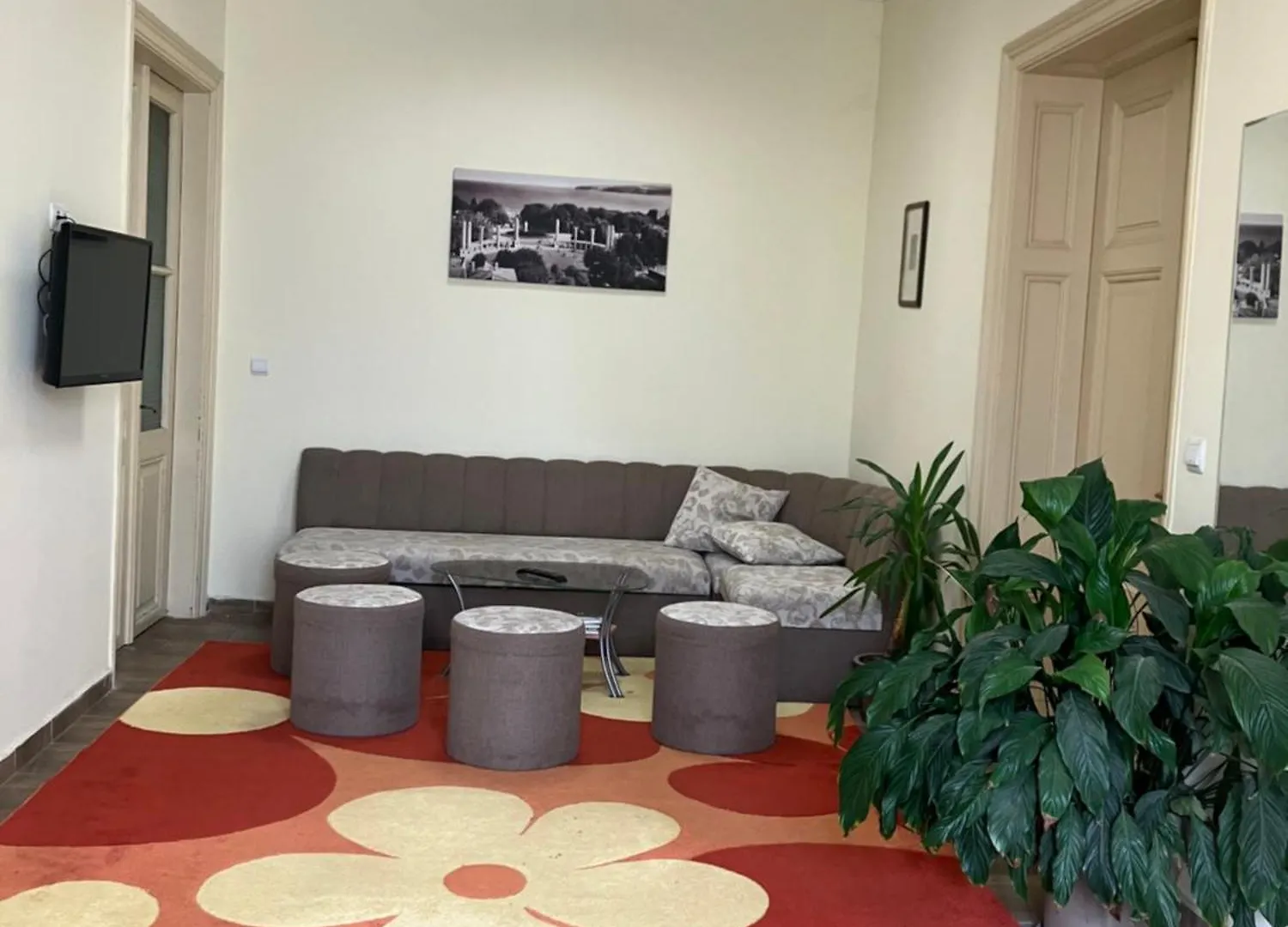 Hostel Rayska Yabalka Varna