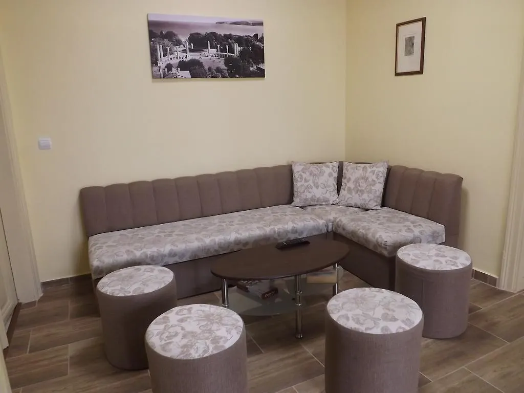 Hostel Rayska Yabalka Warna